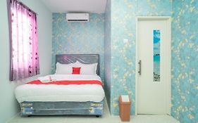 RedDoorz Plus near ITC Cempaka Mas 2